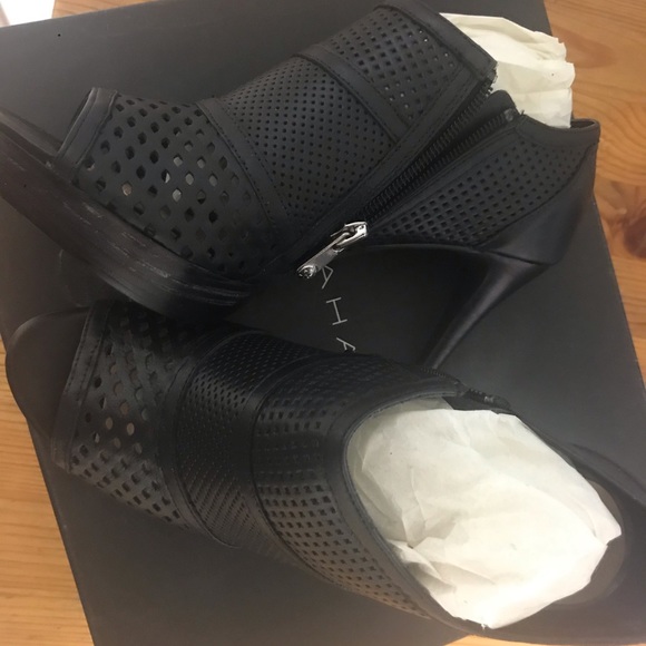 [Like New]Tahari open toe Bootie 6.5M - Picture 3 of 8